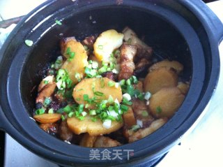 土豆烧五花肉的做法