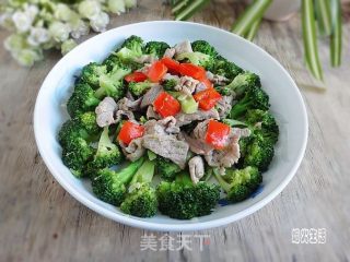 肉片炒西兰花的做法