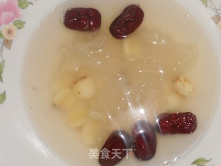 红枣银耳莲子汤的做法