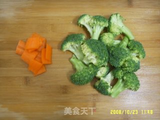 西兰花炒牛肉的做法步骤：2