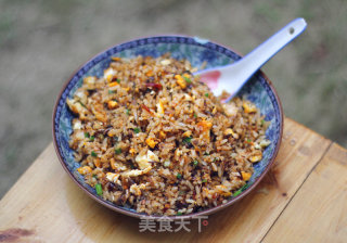 酸菜鸡蛋炒饭的做法