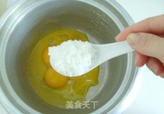 用电饭锅做美味蛋糕的做法步骤：2