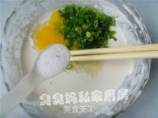 香葱鸡蛋饼的做法步骤：2