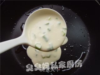 香葱鸡蛋饼的做法步骤：2