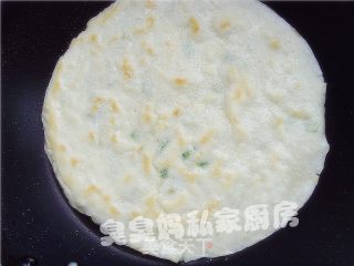 香葱鸡蛋饼的做法步骤：2