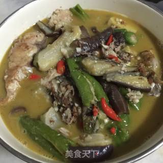 青椒茄子煮鱼的做法