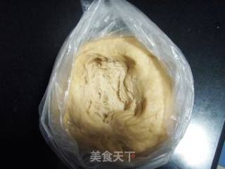 豆沙花生面包圈（中种冷藏法）--甜面包系列的做法步骤：4