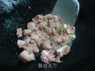 【飞禽走兽】土豆烧排骨的做法步骤：6