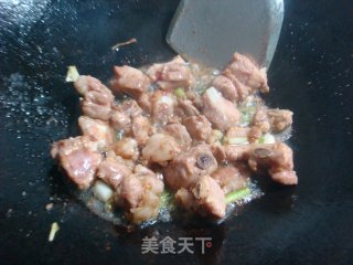 【飞禽走兽】土豆烧排骨的做法步骤：8