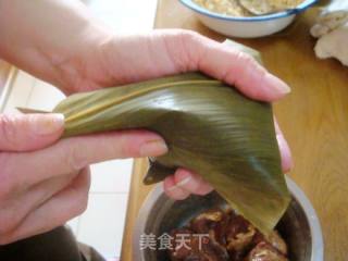 端午粽飘香——蛋黄香菇肉粽的做法步骤：12