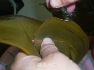 【家乡的风味】蜜枣花生粽的做法步骤：1