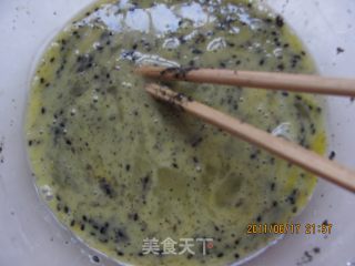 [鲁菜]---小酥条的做法步骤：1