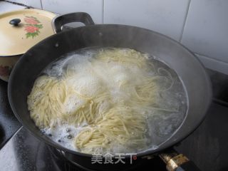 香菇炸酱面的做法步骤：17