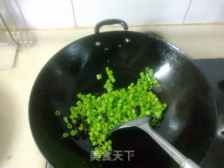 黄狗钻洞（空心菜梗炒黄豆）的做法步骤：7