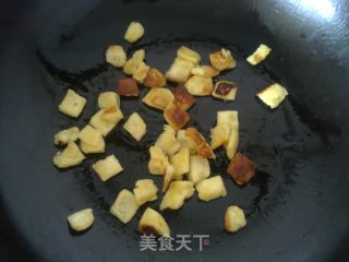 利用剩面包制作小饼干的做法步骤：7