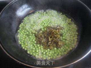 酸菜豌豆鸡蛋汤的做法步骤：4