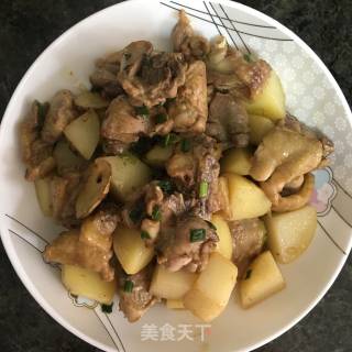 腐乳土豆炒土鸡的做法