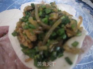 粉条韭菜鸡蛋馅饼的做法步骤：9