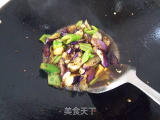 青椒烧茄子的做法步骤：7