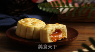 中秋新品~奶黄流心月饼