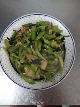 西芹炒肉的做法