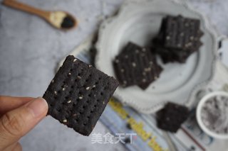 营养芝麻苏打饼干的做法