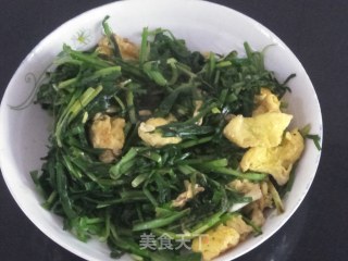 蒜苗炒鸡蛋的做法