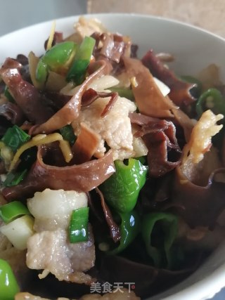 肉炒脆木耳的做法