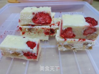 草莓杏仁牛扎糖的做法