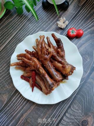 电饭煲酱香鸡爪的做法