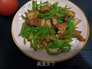 青椒干炒五花肉的做法