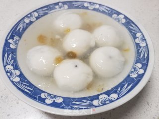 桃胶炖汤圆