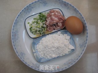 中国风【华夫饼】—葱香猪肉华夫饼（咸口）的做法步骤：1