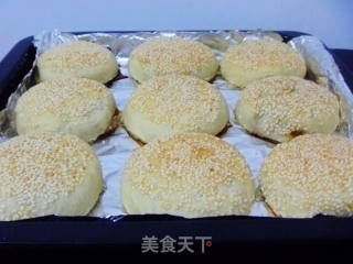 【简单制作的花样饼大全】换个花样吃烧饼---猪肉馅烧饼的做法步骤：16