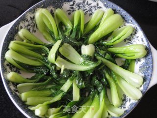 春节年夜饭之——蚝油香菇青菜的做法步骤：2