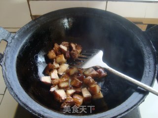 胡萝卜土豆炖肉的做法步骤：2