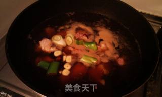 东北排骨炖豆角炖土豆的做法步骤：1