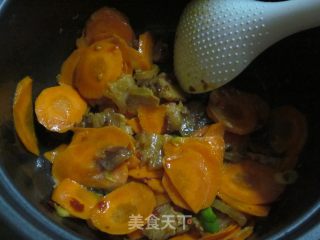 【电饭锅美食】山药炒腊肉的做法步骤：2