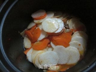 【电饭锅美食】山药炒腊肉的做法步骤：3