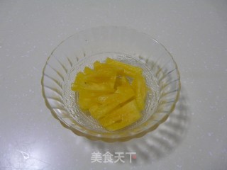 菠萝酸奶的做法步骤：2