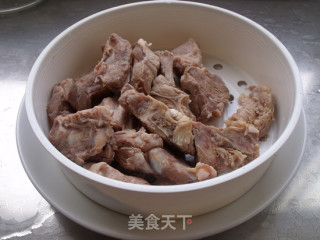 【详解家常排骨炖菜】土豆蛋炖排骨的做法步骤：4