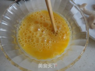 香椿炒鸡蛋的做法步骤：2