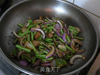 豆角洋葱炒肉的做法步骤：8