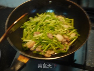 蒜苗烧肉的做法步骤：6