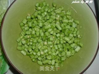 豆角包菜肉丝炒饭的做法步骤：1