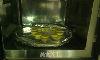 微波炉瓜仁饼干的做法步骤：16