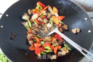 红椒四季豆炒腊肉的做法步骤：8