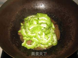 苦瓜豆鼓炒牛肉的做法步骤：6