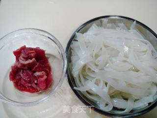 家庭自制美味“干炒牛河”的做法步骤：10