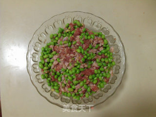 头伏吃饺子    青豆鲜肉水饺的做法步骤：3